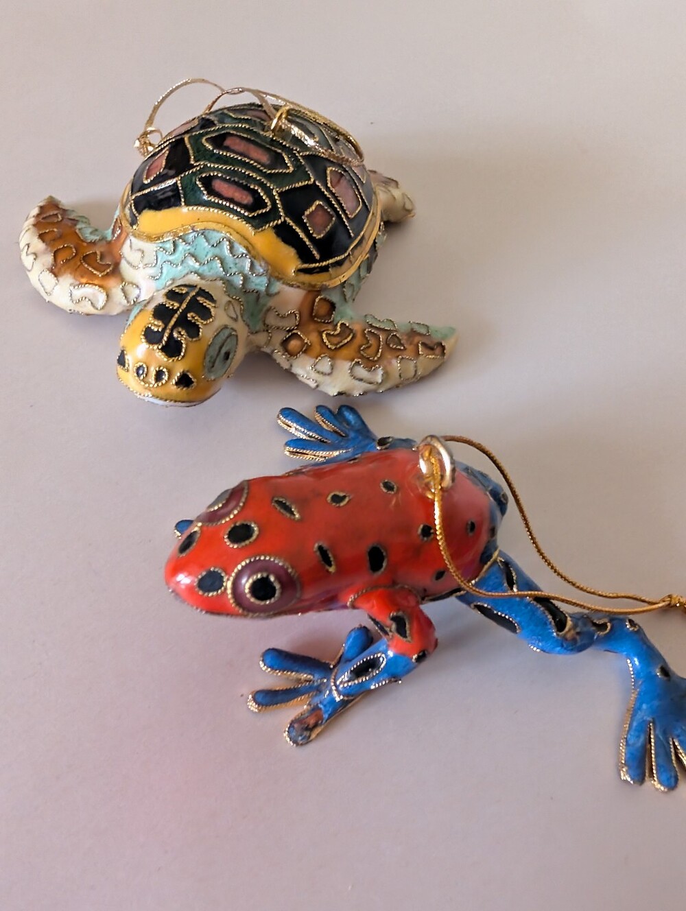 Kubla Crafts cloisonne enamel dart frog and sea ornaments